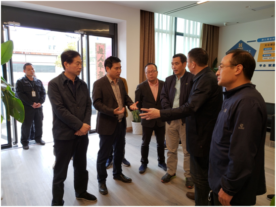 镇党委副书记,镇长贾荣文陪同下莅临美创园调研指导安全生产管理工作